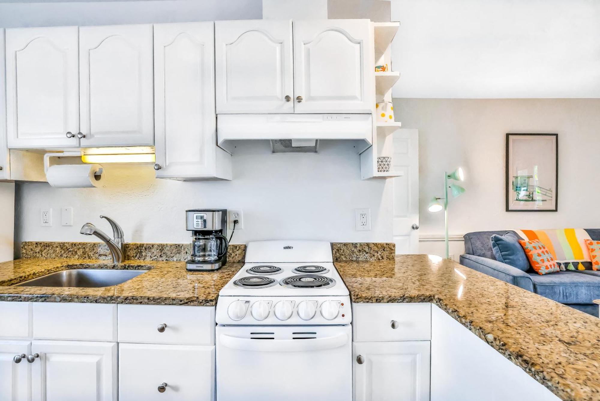 Sunrise Garden Resort Anna Maria Room photo
