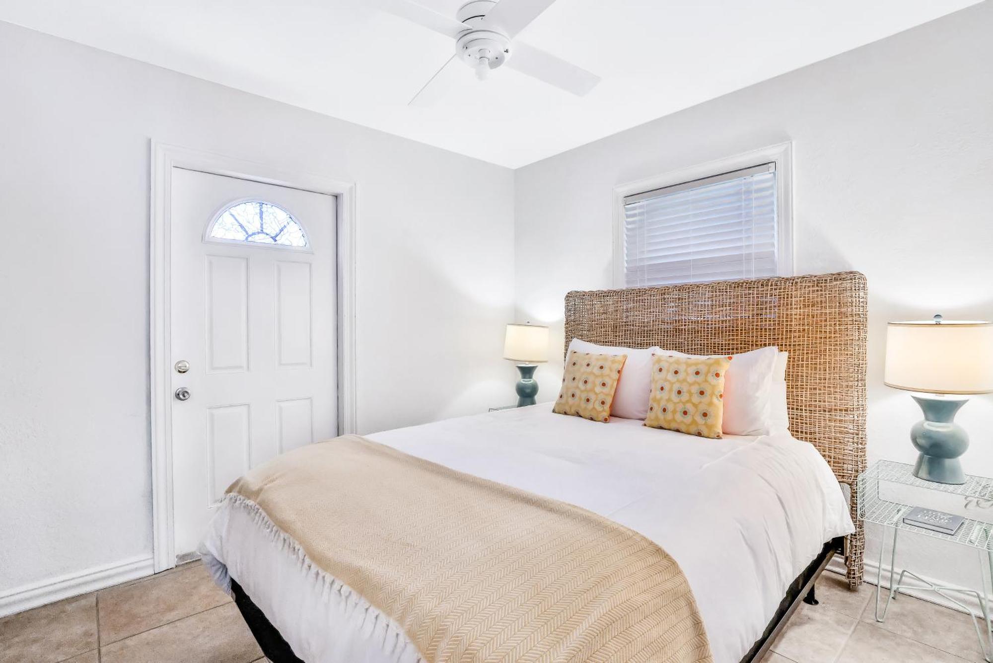 Sunrise Garden Resort Anna Maria Room photo