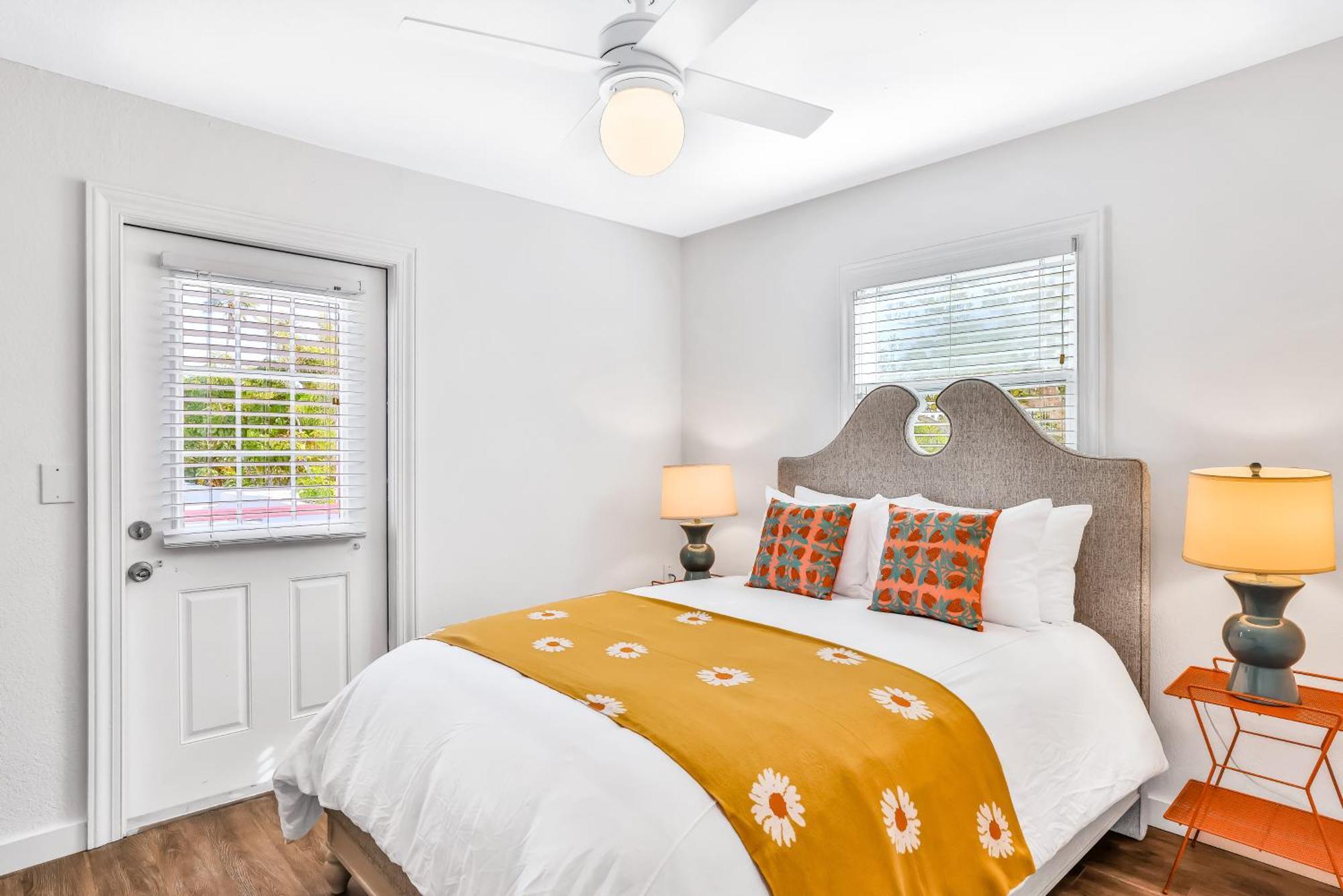 Sunrise Garden Resort Anna Maria Room photo