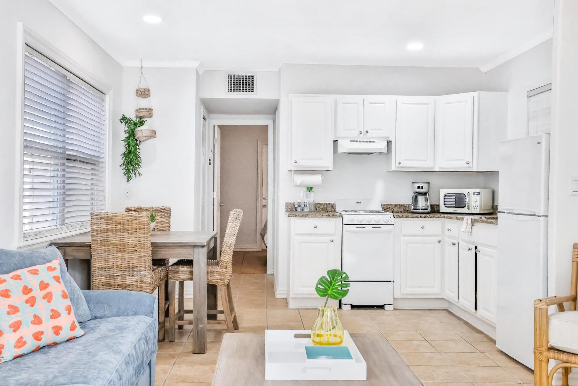 Sunrise Garden Resort Anna Maria Room photo