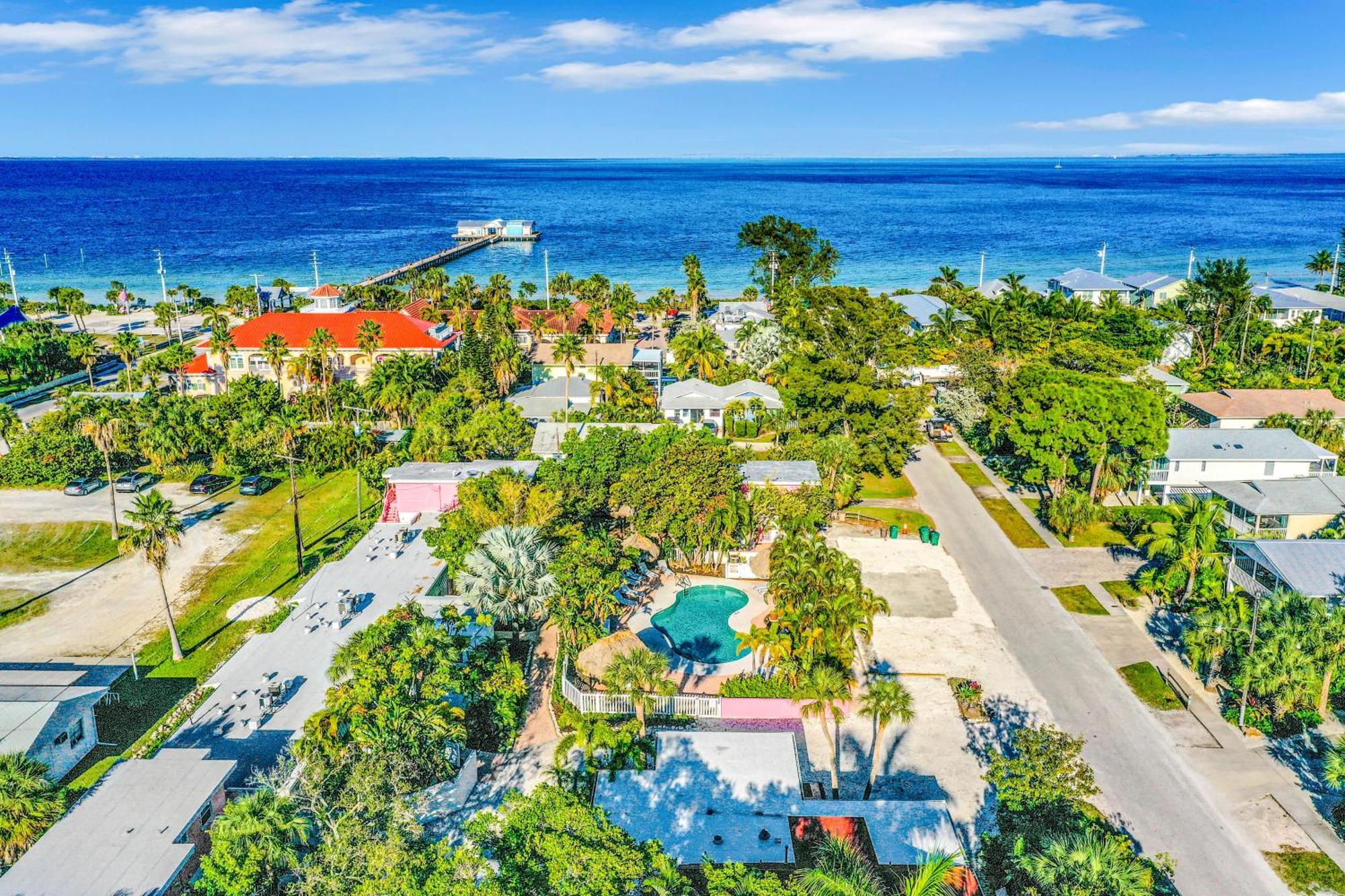 Sunrise Garden Resort Anna Maria Exterior photo