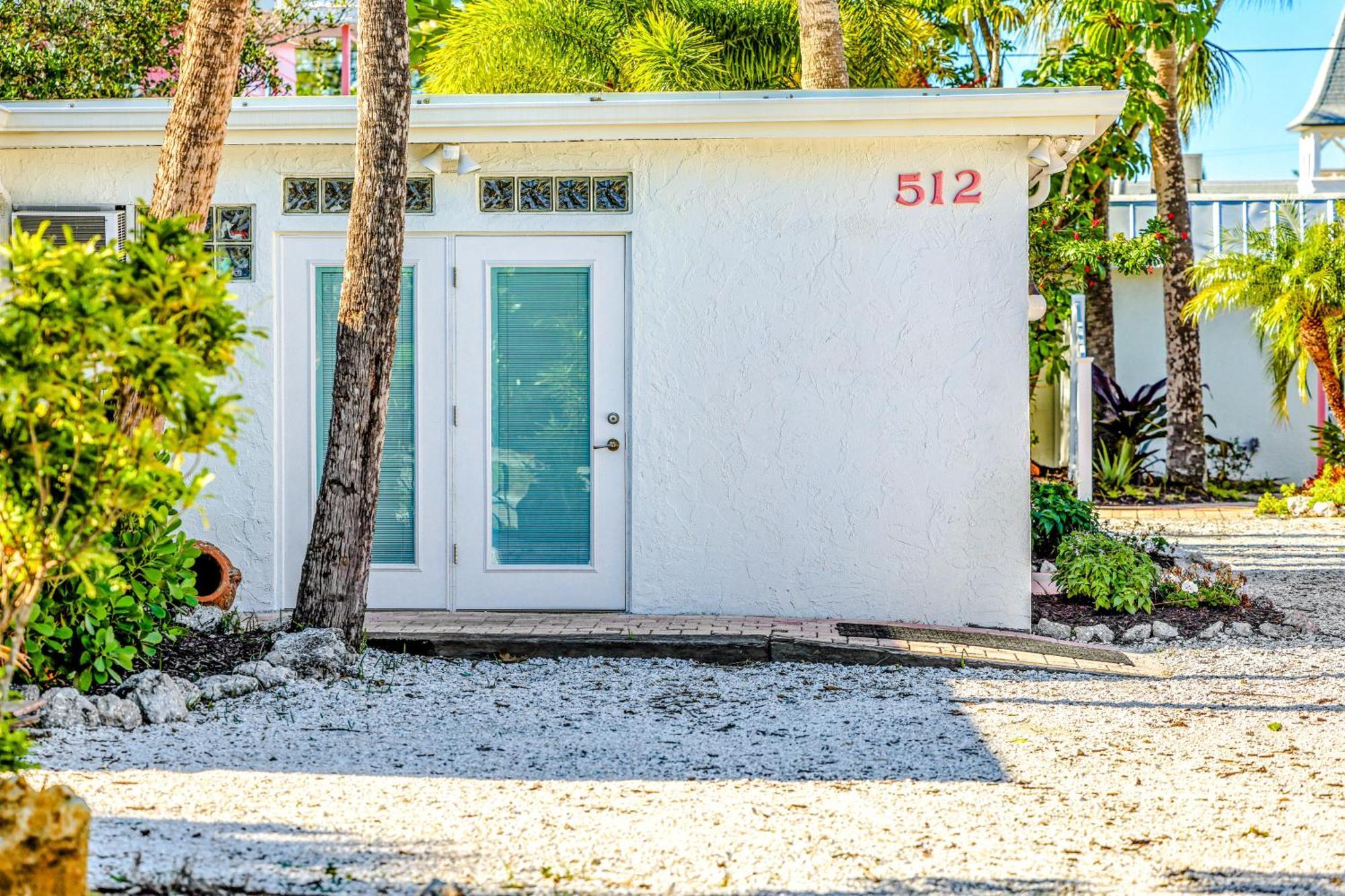 Sunrise Garden Resort Anna Maria Exterior photo