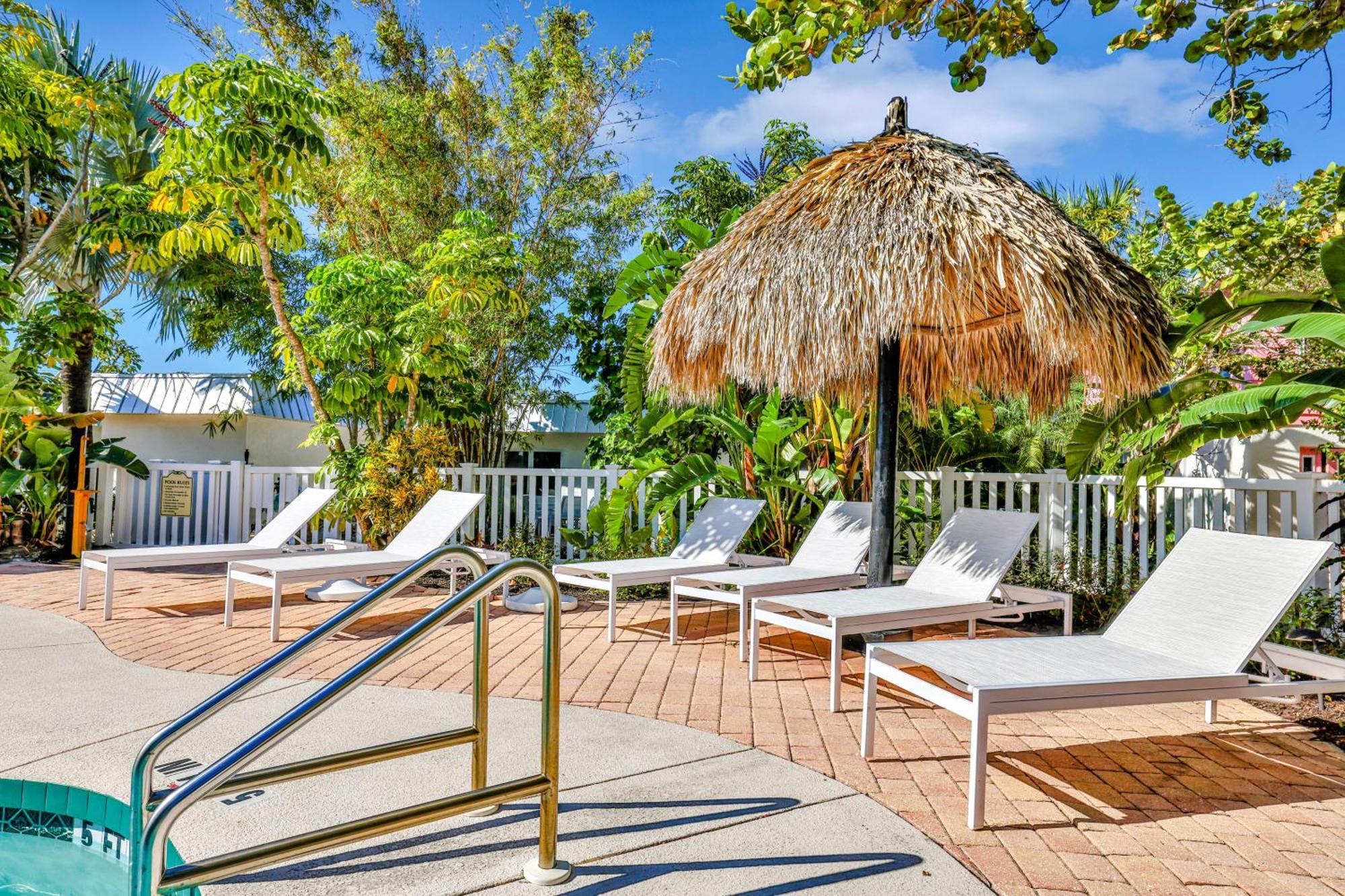 Sunrise Garden Resort Anna Maria Exterior photo