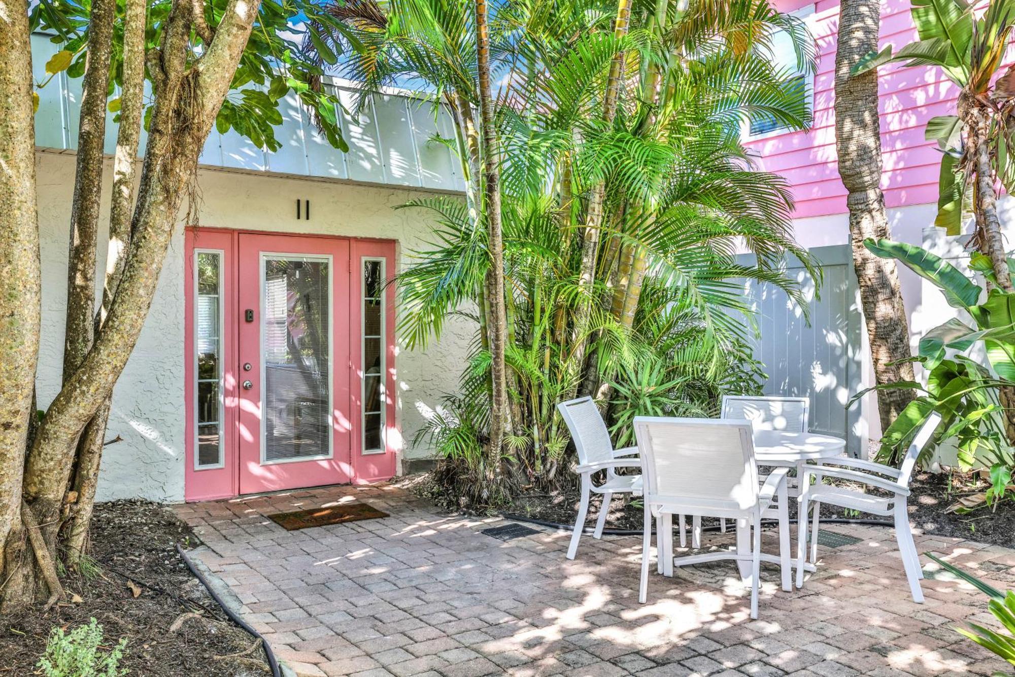 Sunrise Garden Resort Anna Maria Exterior photo