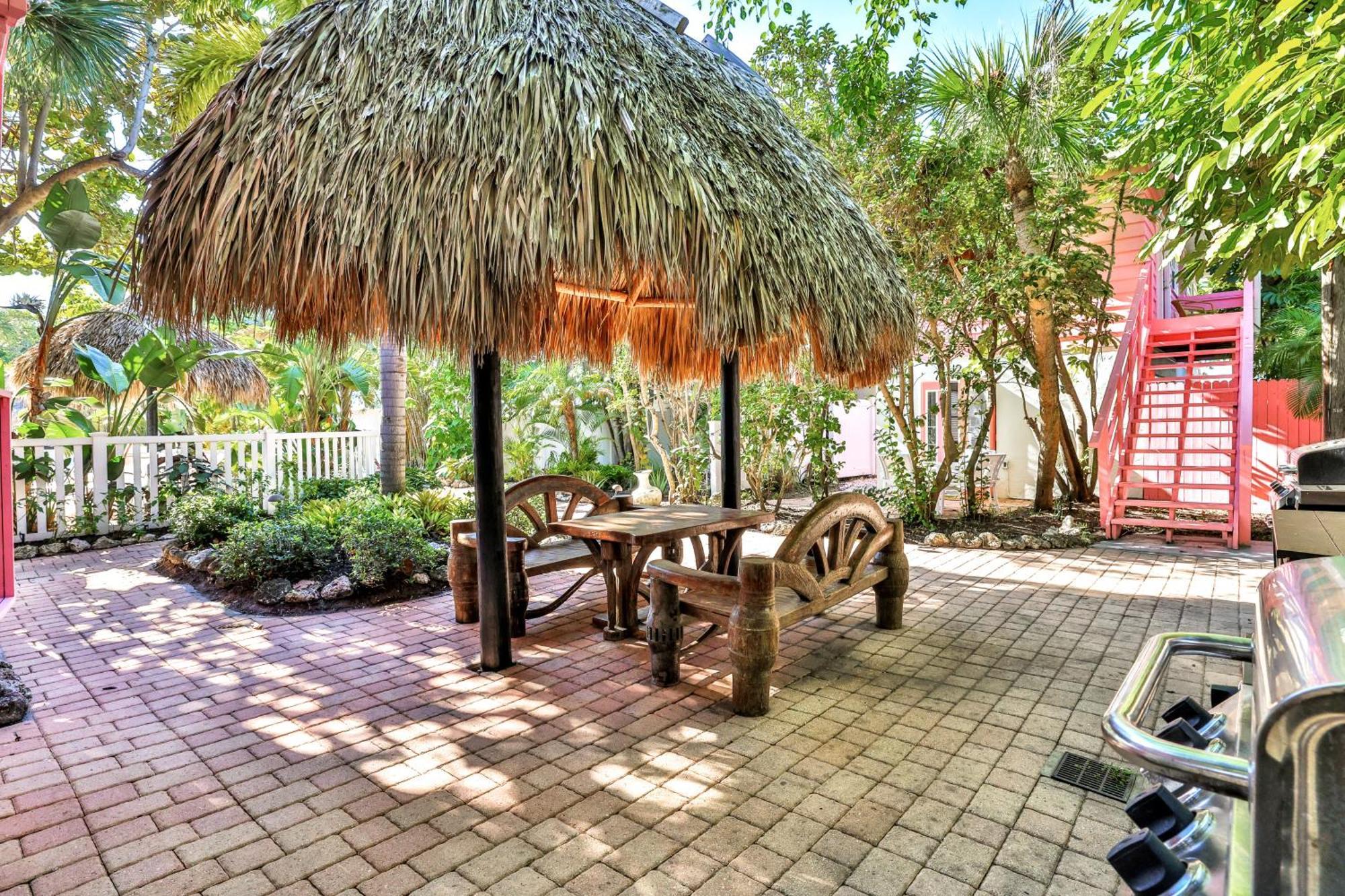 Sunrise Garden Resort Anna Maria Exterior photo